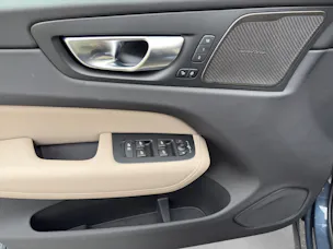 Volvo XC60 T6 eAWD PluginHybrid Ultra Dark Geartronic