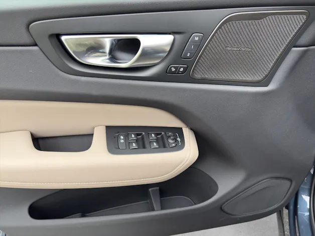 Volvo XC60 T6 eAWD PluginHybrid Ultra Dark Geartronic