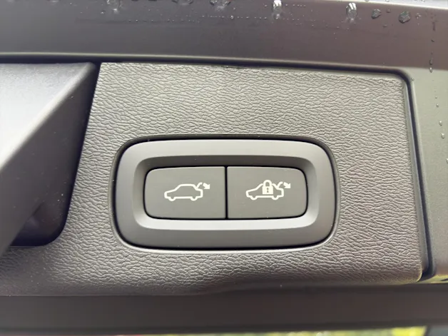 Volvo XC60 T6 eAWD PluginHybrid Ultra Dark Geartronic