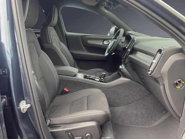 Volvo XC40 B4 Benzin Mild Hybrid Ultra Black Edition DCT