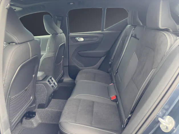 Volvo XC40 B4 Benzin Mild Hybrid Ultra Black Edition DCT