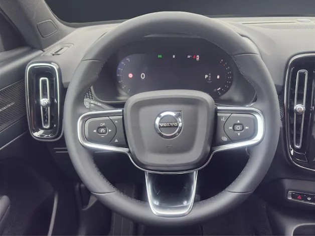 Volvo XC40 B4 Benzin Mild Hybrid Ultra Black Edition DCT