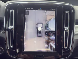 Volvo XC40 B4 Benzin Mild Hybrid Ultra Black Edition DCT