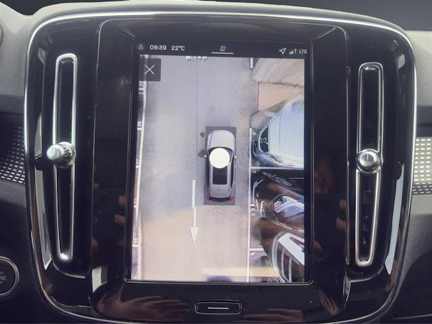 Volvo XC40 B4 Benzin Mild Hybrid Ultra Black Edition DCT