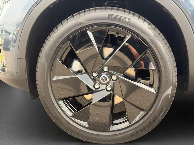 Volvo XC40 B4 Benzin Mild Hybrid Ultra Black Edition DCT