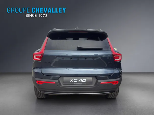 Volvo XC40 B4 Benzin Mild Hybrid Ultra Black Edition DCT