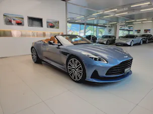 Aston Martin DB12 Volante