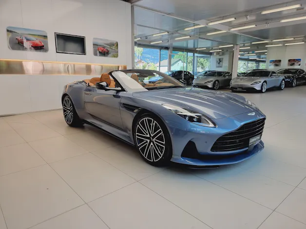 Aston Martin DB12 Volante