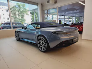 Aston Martin DB12 Volante
