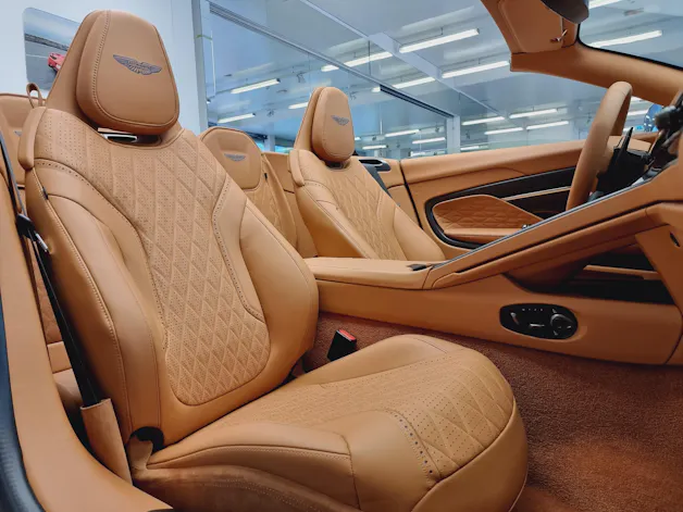 Aston Martin DB12 Volante