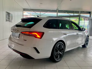 Škoda Octavia Combi 2.0 TSI DSG RS