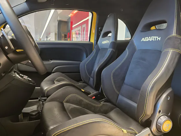 Fiat 695 ABARTH Tributo Ferrari 122/299