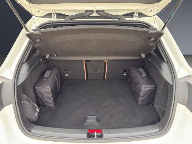 Mercedes-Benz A 250e Progressive 8G-DCT