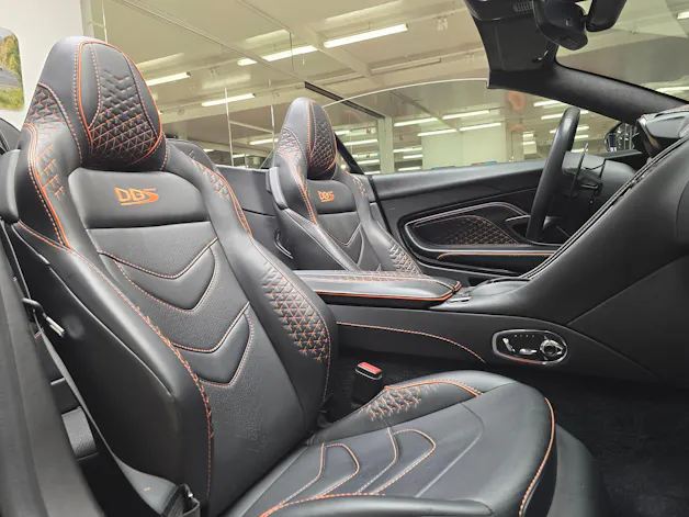 Aston Martin DBS Volante Cabrio Superleggera