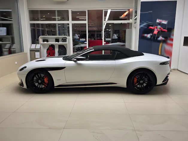 Aston Martin DBS Volante Cabrio Superleggera