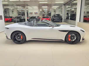 Aston Martin DBS Volante Cabrio Superleggera