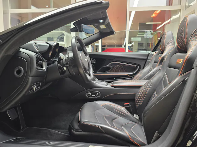 Aston Martin DBS Volante Cabrio Superleggera