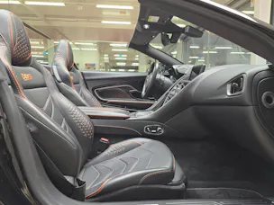 Aston Martin DBS Volante Cabrio Superleggera