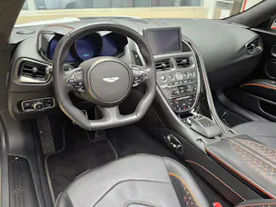 Aston Martin DBS Volante Cabrio Superleggera