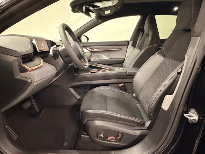 Vehicle image ZEEKR 001