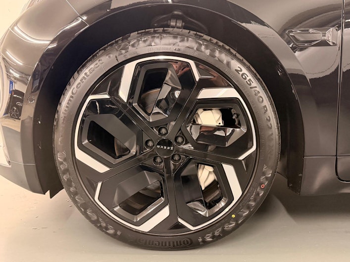 Vehicle image ZEEKR 001