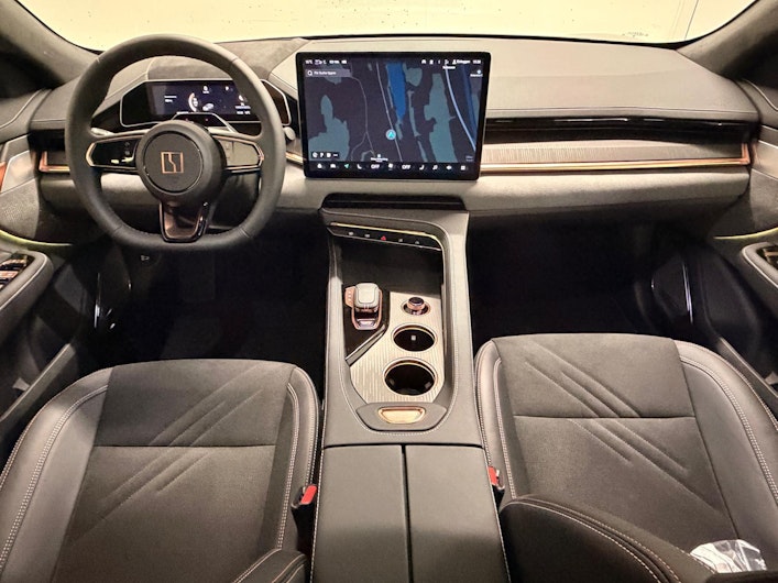 Vehicle image ZEEKR 001