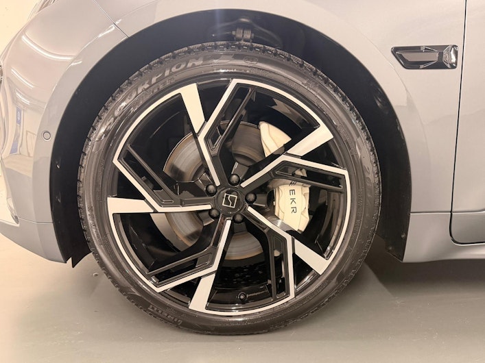 Vehicle image ZEEKR 001