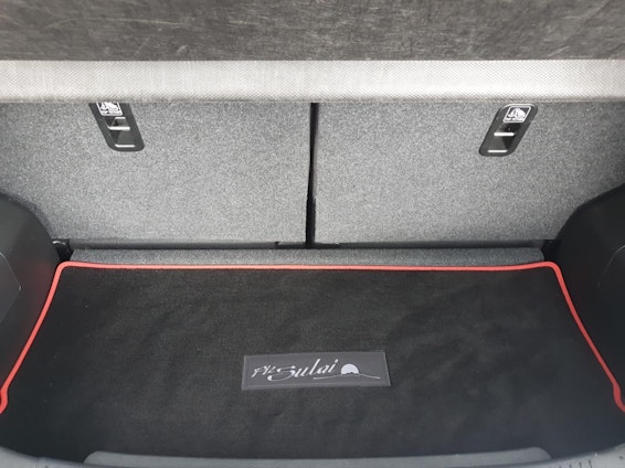 Vehicle image 18 Vehicle image 18