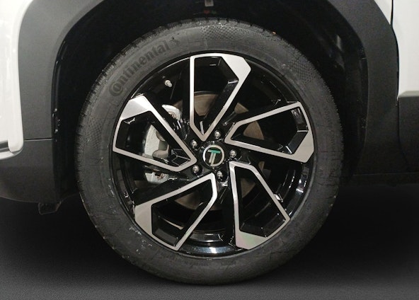 Vehicle image 4 Vehicle image 4