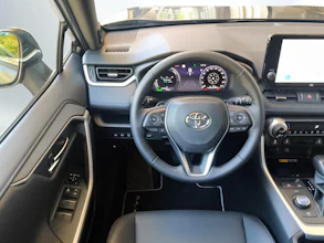 https://vehicle.imgix.net/4128104/a4017205-950f-4a07-8aa6-6874c084401d.jpg