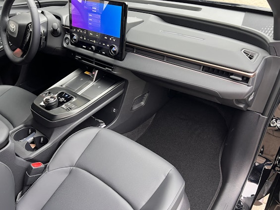 Vehicle image 13 Vehicle image 13