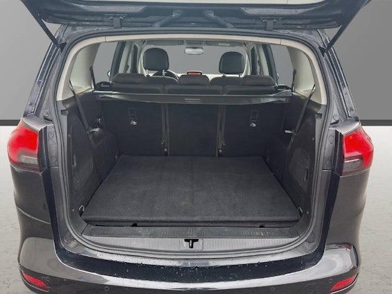 Vehicle image 4 Vehicle image 4