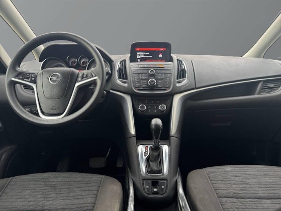 Vehicle image 6 Vehicle image 6