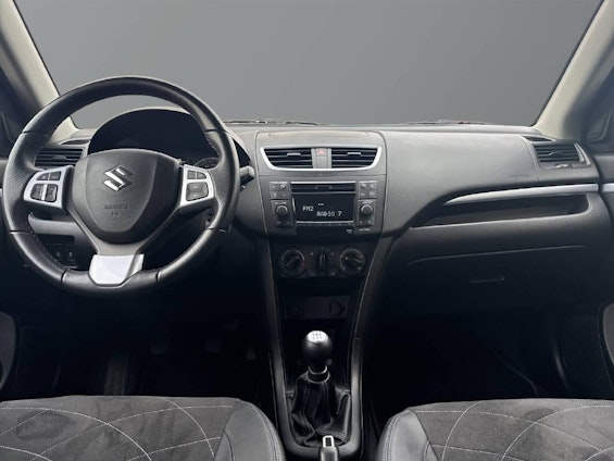 Vehicle image 6 Vehicle image 6