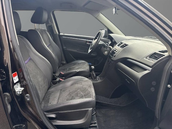 Vehicle image 10 Vehicle image 10