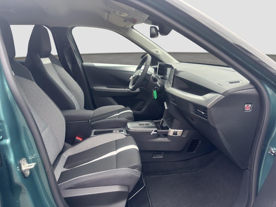 Vehicle image 13 Vehicle image 13