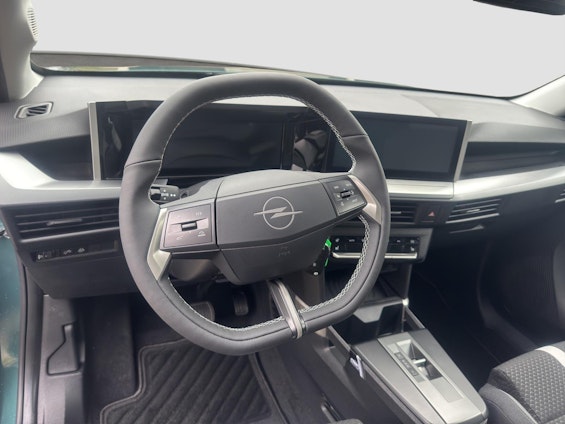 Vehicle image 9 Vehicle image 9