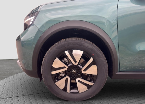 Vehicle image 15 Vehicle image 15