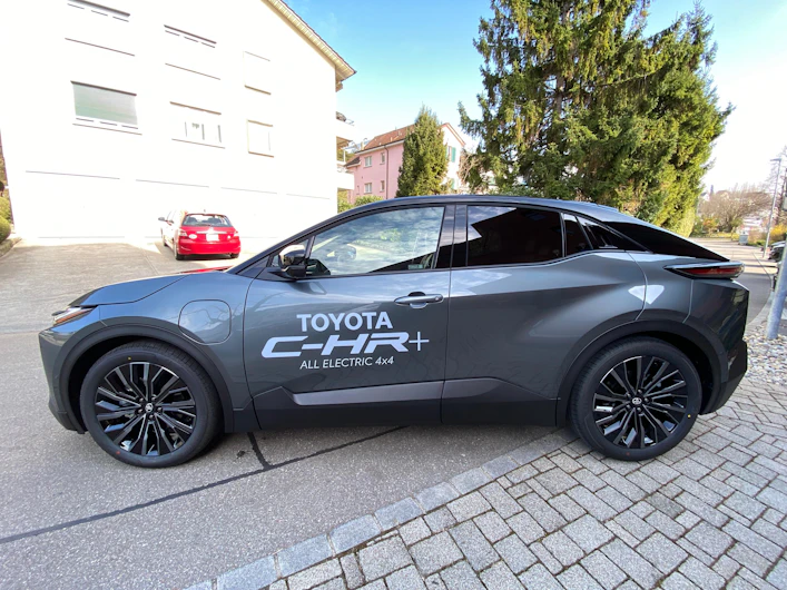 Fahrzeugbild TOYOTA C-HR+