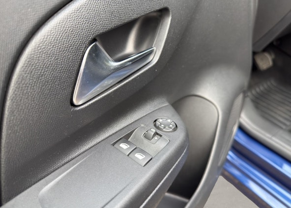 Vehicle image 15 Vehicle image 15