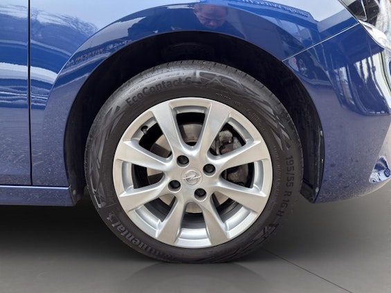 Vehicle image 25 Vehicle image 25