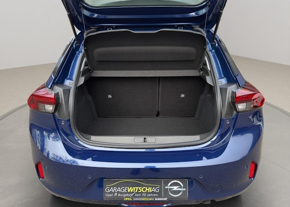 Vehicle image 17 Vehicle image 17