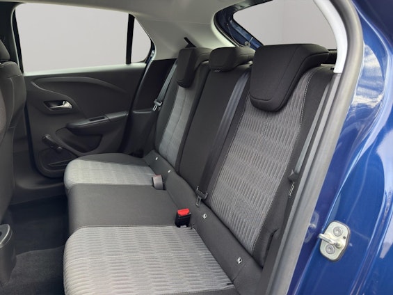 Vehicle image 16 Vehicle image 16