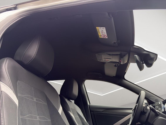 Vehicle image 24 Vehicle image 24