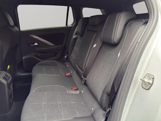 Vehicle image 16 Vehicle image 16