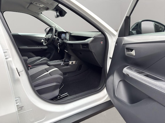 Vehicle image 21 Vehicle image 21