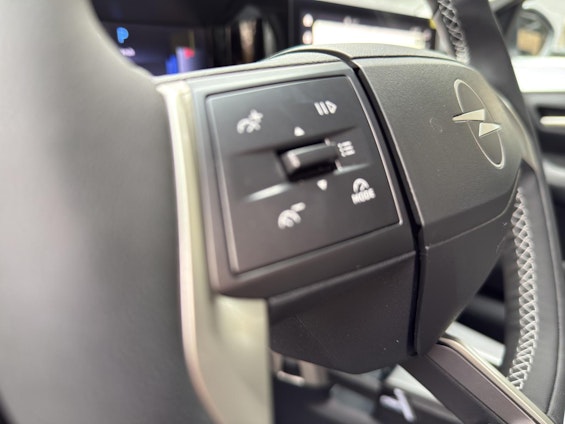 Vehicle image 29 Vehicle image 29