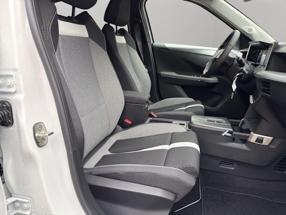 Vehicle image 20 Vehicle image 20