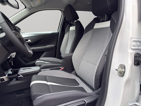 Vehicle image 13 Vehicle image 13