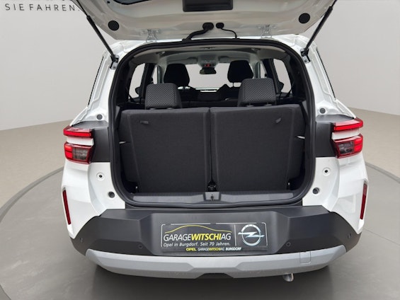 Vehicle image 17 Vehicle image 17